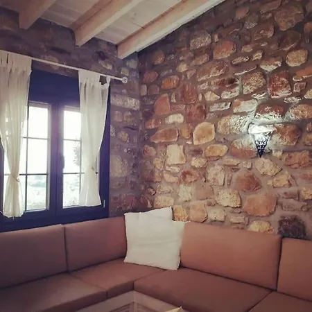 《μάνα γη》 Vilă Toroni