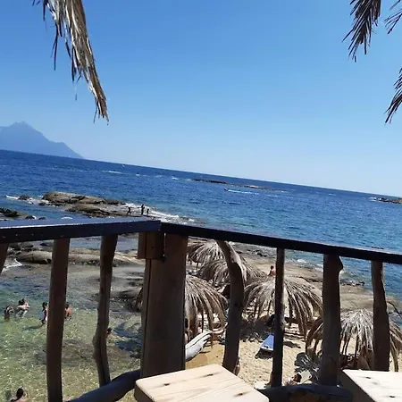 Vilă 《μάνα γη》 *