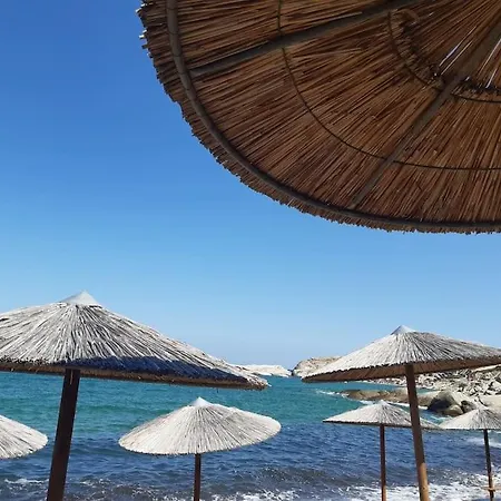 《μάνα γη》 Vilă Toroni